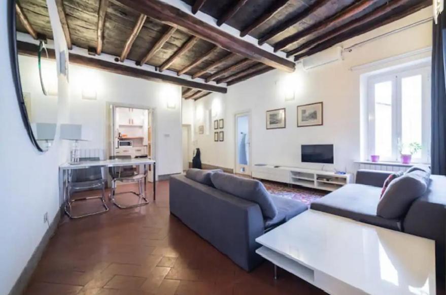 Apartment Giubbonari 74 Rom